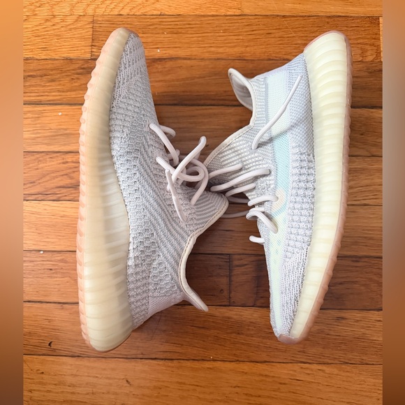 adidas Yeezy Boost 350 V2 – Light / UV Reactive - Picture 4 of 9